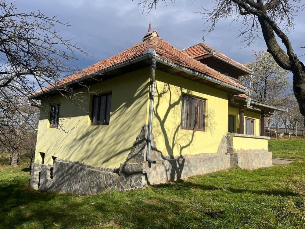 Casa de vanzare in zona Bran Predelut Tohanita pret 135000€ negociabil