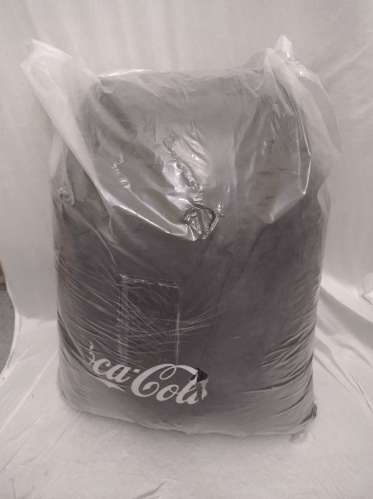 Coca cola черен пуф барбарон круша