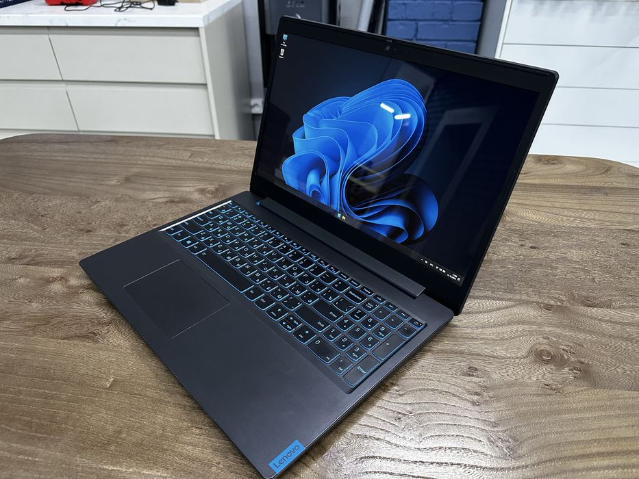 Игровой ноутбук Lenovo