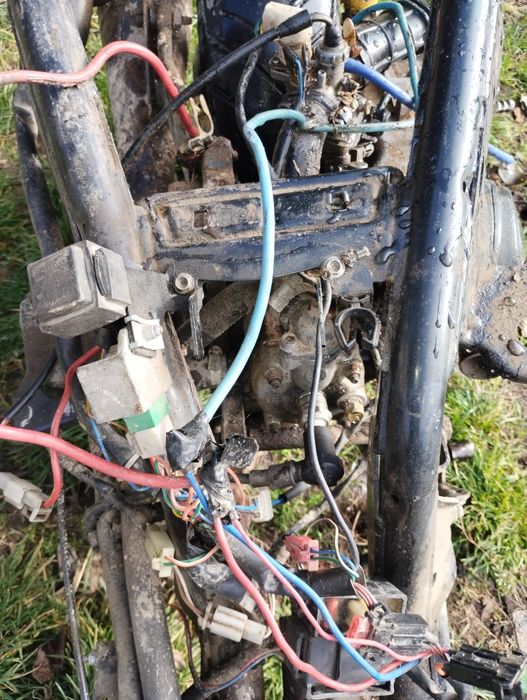 Vând/dezmembrez scuter aprilia