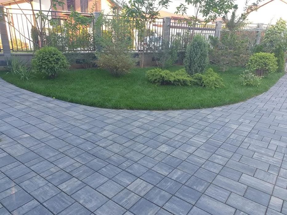 Montaj pavaje. Amenajare grădini...montaj borduri montaj garduri
