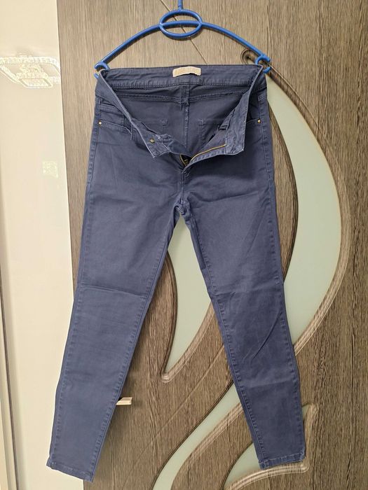 Bluejeans Zara de dama mărimea 40.