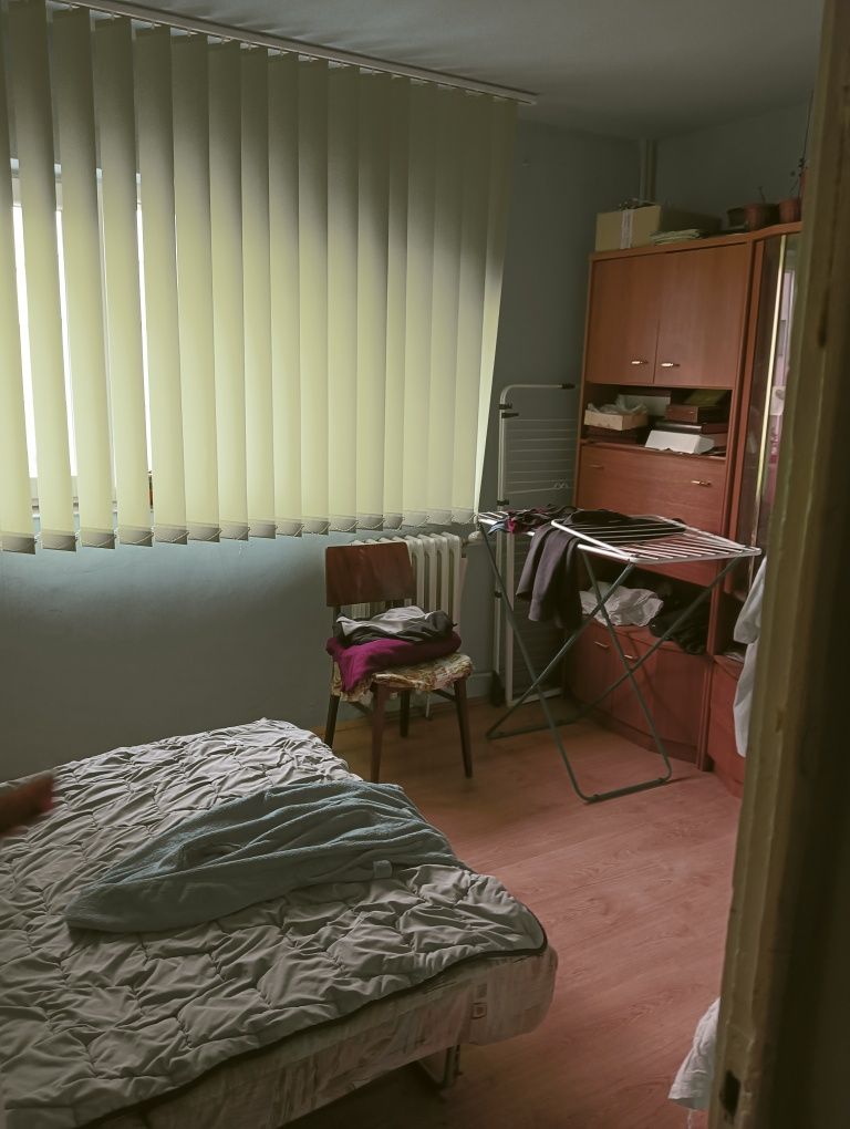Vind apartament în Sânmartin