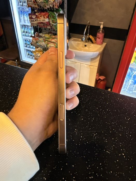 Срочно продам iPhone 16 Pro Max 256gb