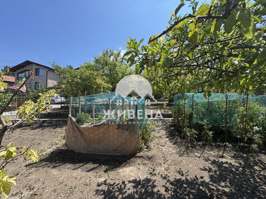 Къща с парцел 706 кв.м, м-т Манастирски рид