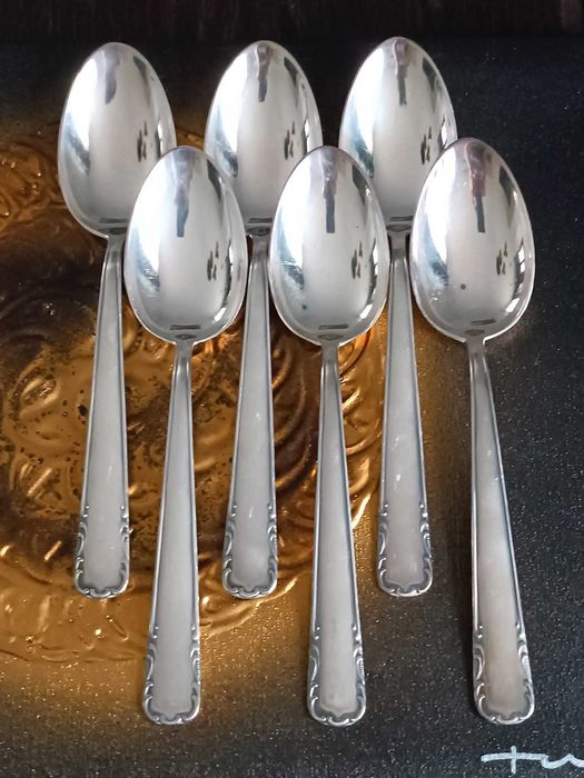 Нови, посребрени прибори