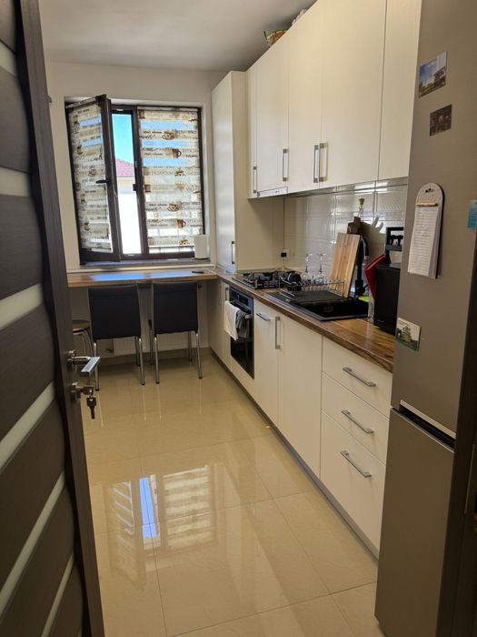 De vanzare/ apartament 3  camere situat la etajul 2/ zona Trivale