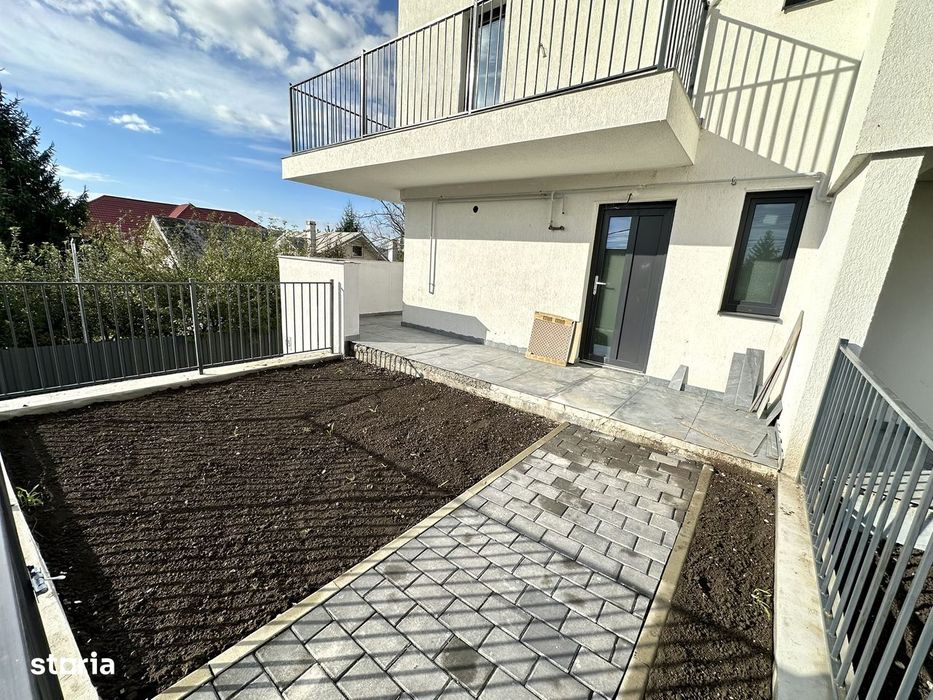 Apartament 3 camere D 2 bai Gradina 41mp  Capat Pacurari
