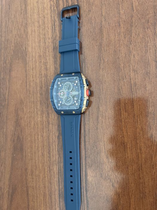 продаю новые часы CURREN