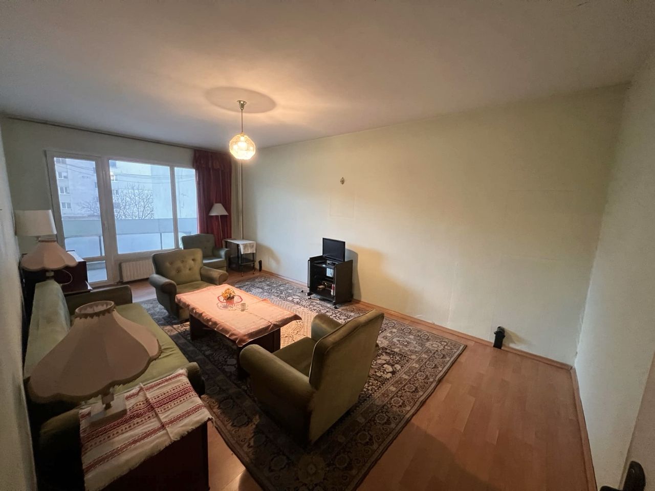 Дава се под наем Тристаен апартамент в София, Дианабад - 70 кв.м за 459 € - Снимка #2