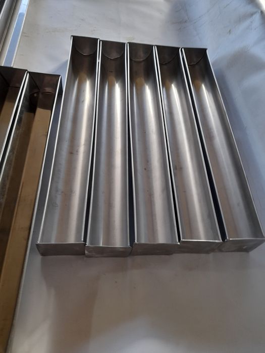 Producători forme terrine / rulade/ tăvi pentru copt.