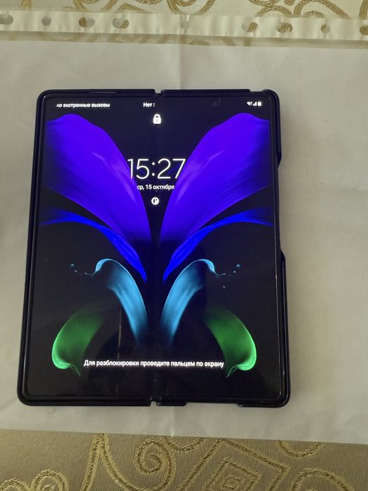 Продам  телефон Samsung z fold2