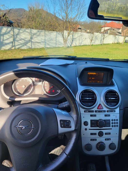 Opel Corsa 1.4 benzină