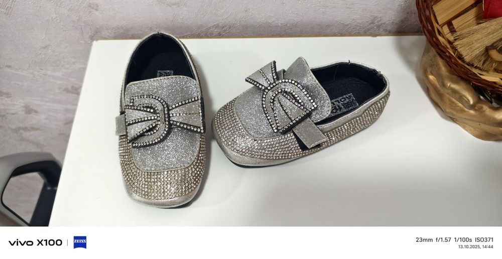 Новая обувь на девочку 24 размер