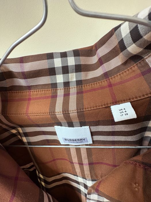Оригинална дамска риза Burberry с резервни копчета