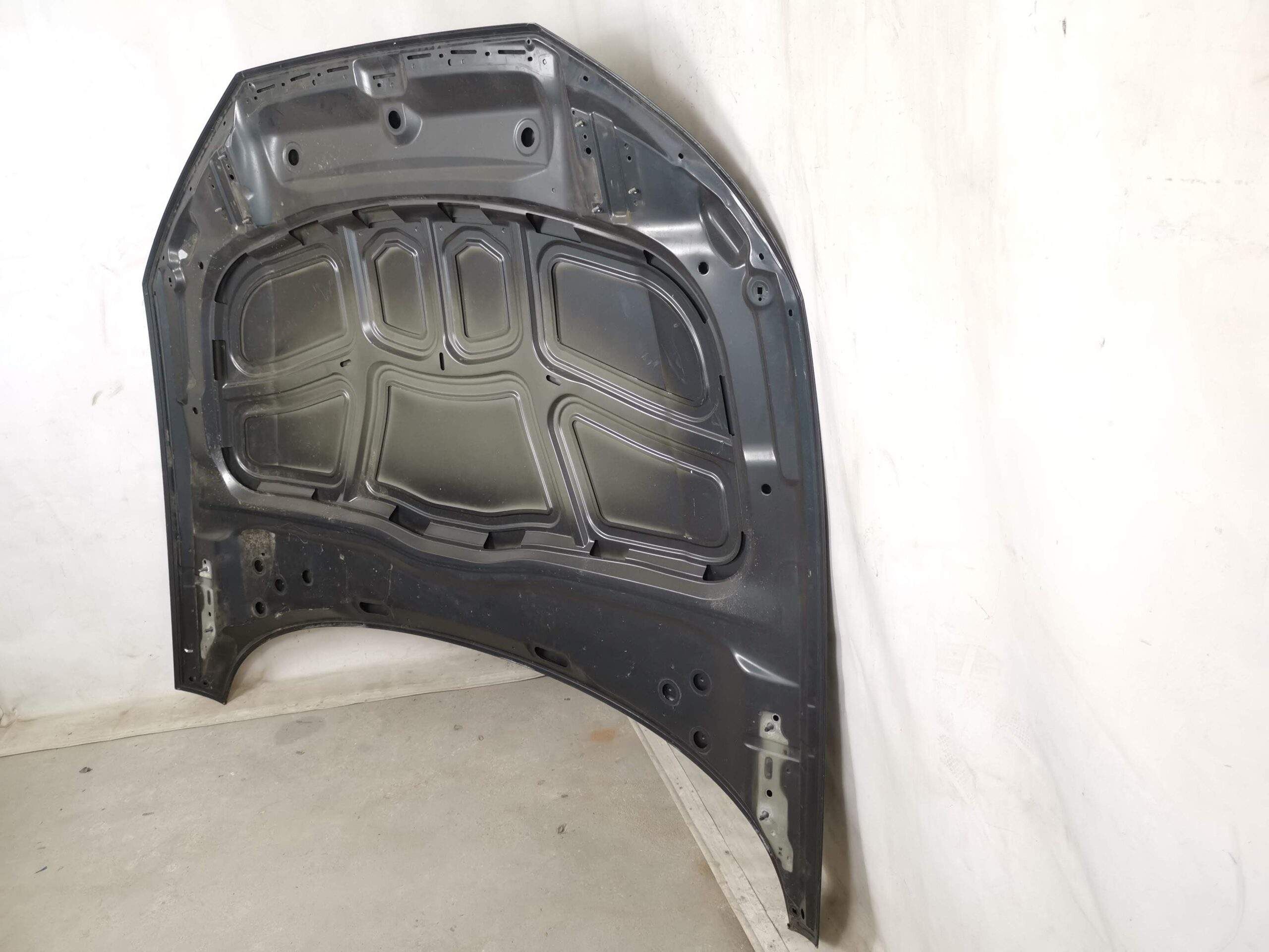 Преден капак Ауди А4 Б9 / Audi A4 B9 [ - ] Продавам преден капак за Ау