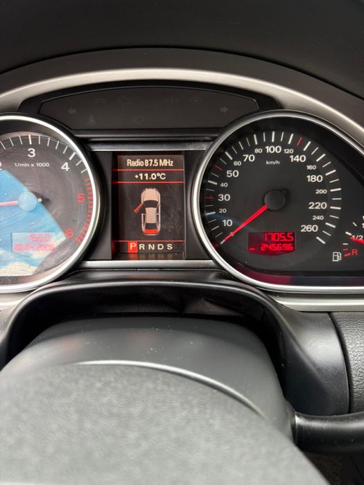Vând Audi q7 2007