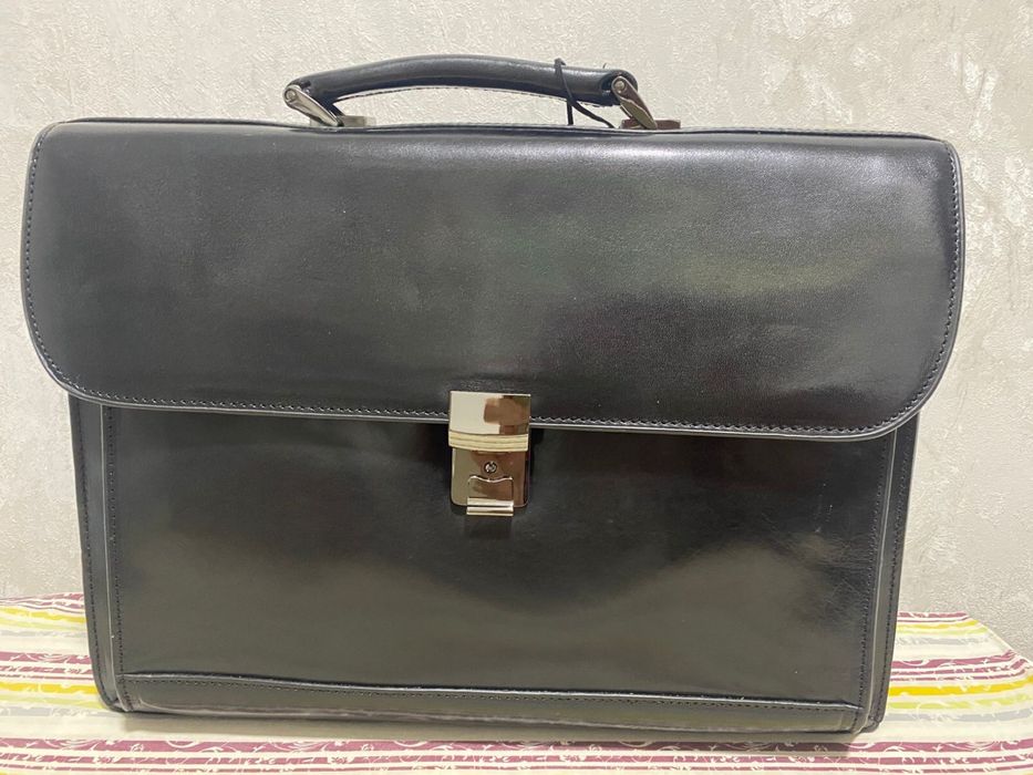 Продам кожанный мужской портфель