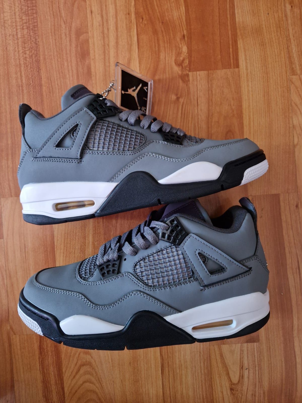 Adidași Jordan retro patru