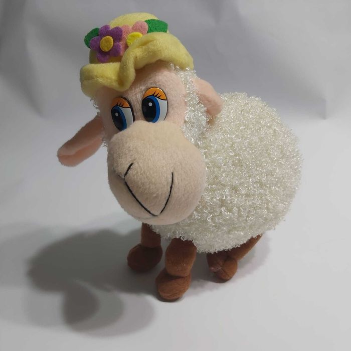 Jucărie pluș oiță