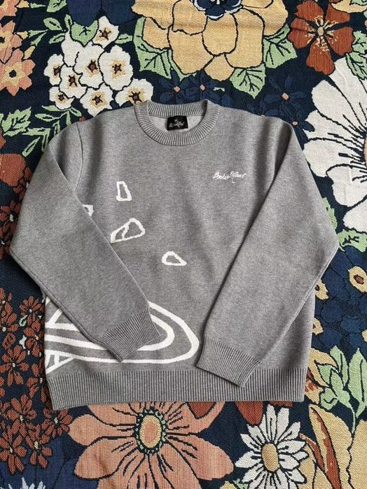 Broken planet sweater