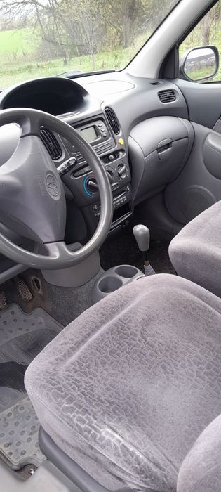 Toyota Yaris Verso 
Колата е с два ключа ,застраховка