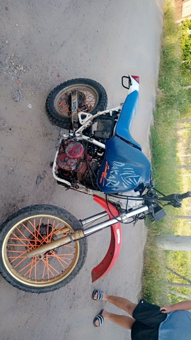 Vand honda xl de 600 4t fac si schimb cu scutere sau cu cross