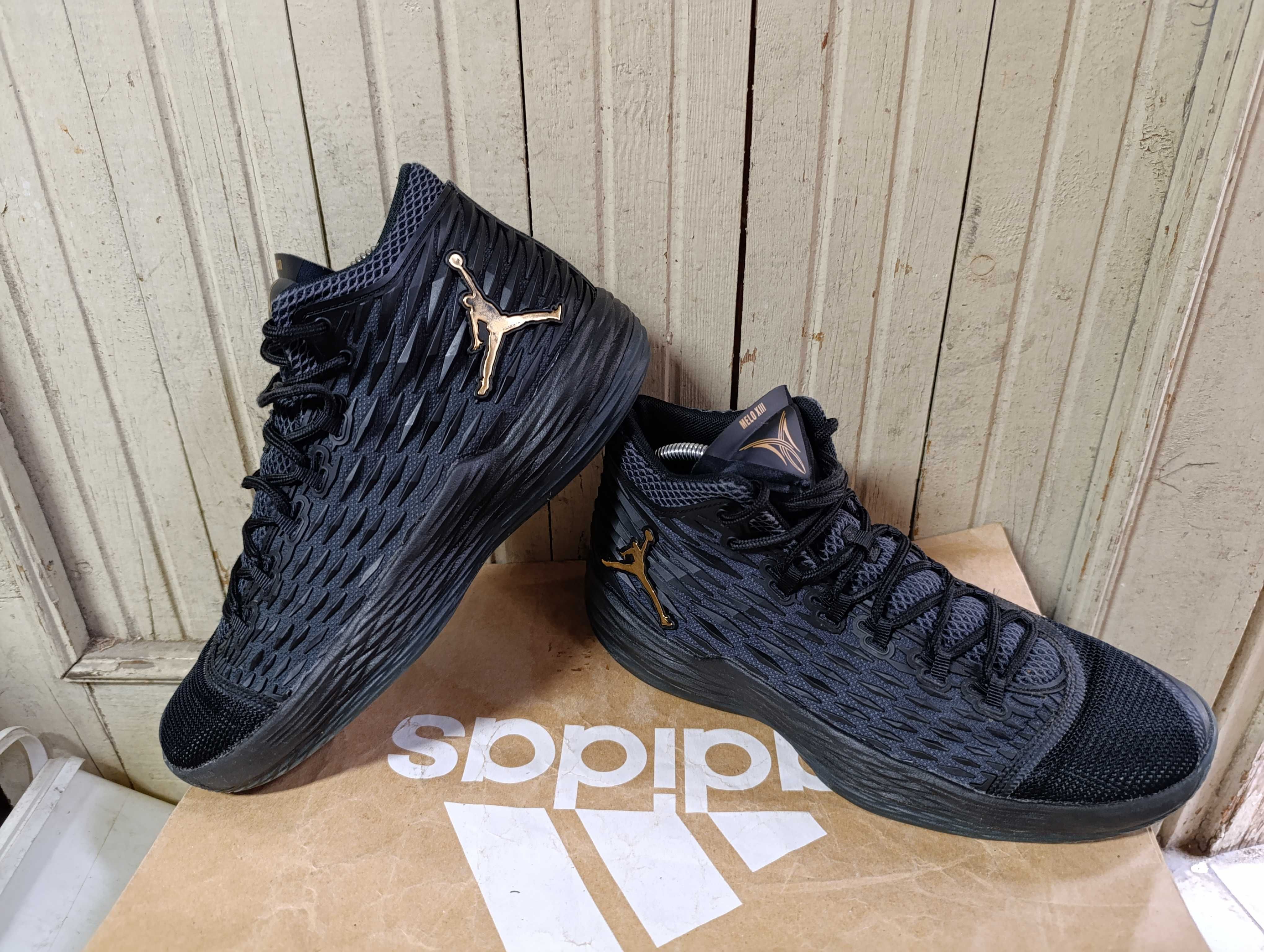 Jordan Melo M13 Black Metallic Gold''оригинални маратонки 43 номер