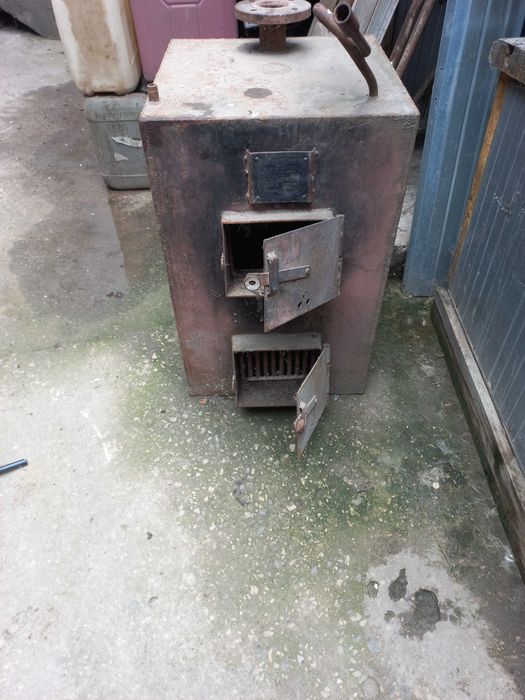 Котел за парно на твърдо гориво