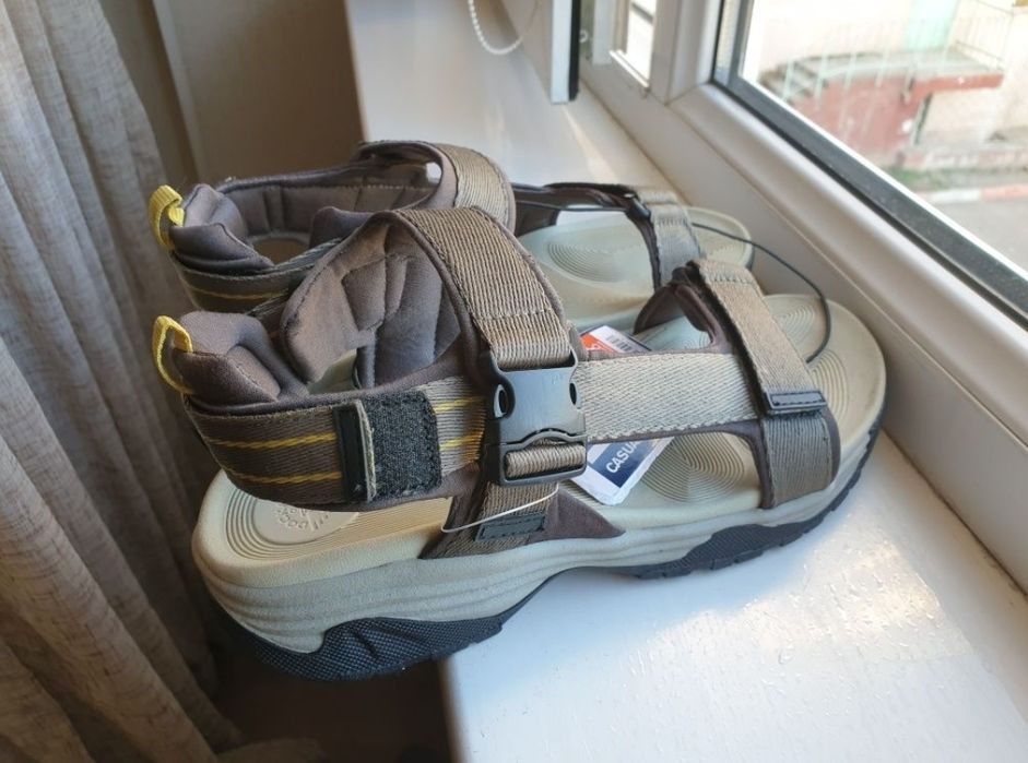 Сандалии Docker's Bradley