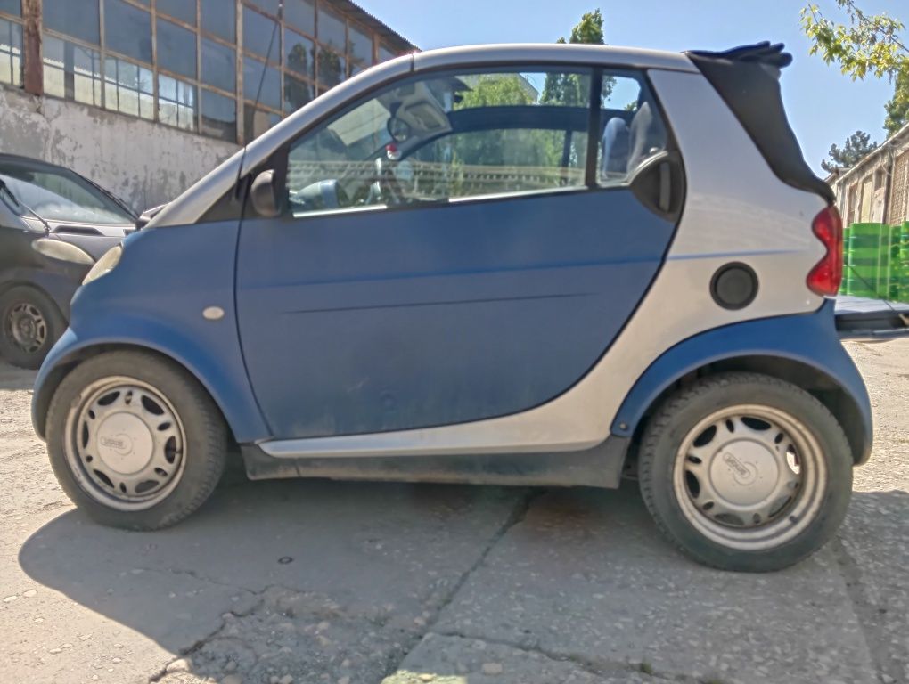 Vând Smart Cabrio