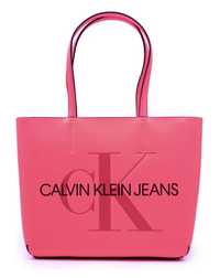 Calvin Klein нова чанта
