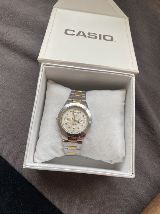 Дамски часовник casio