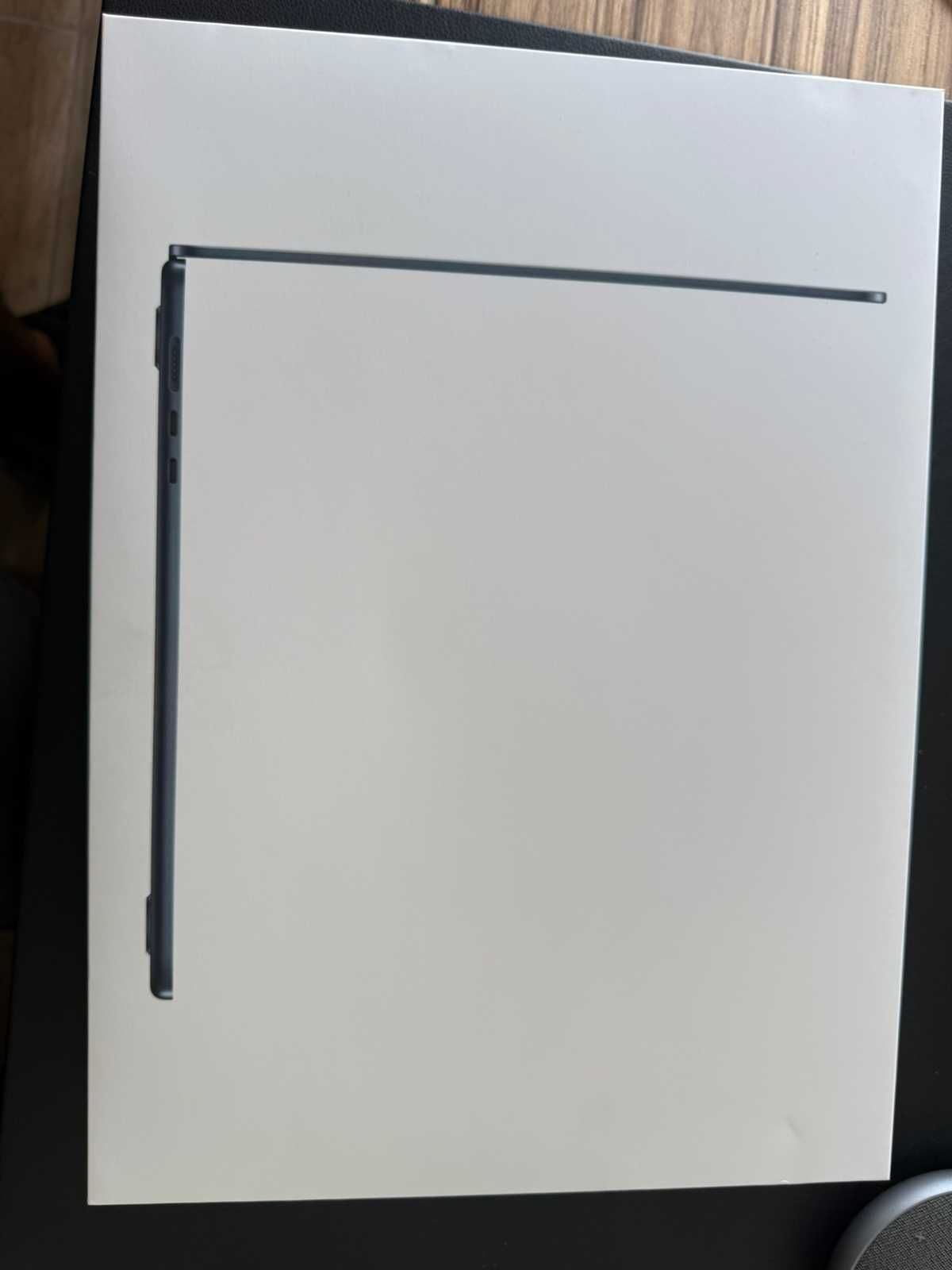 Неразпечатан Apple MacBook Air 15" 2025 M4 16RAM 512SSD 24м. Гаранция!