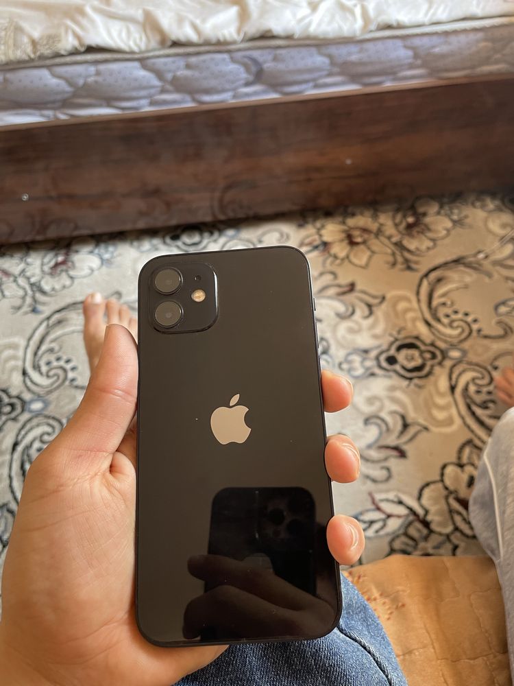 Iphone 12 rangi qora