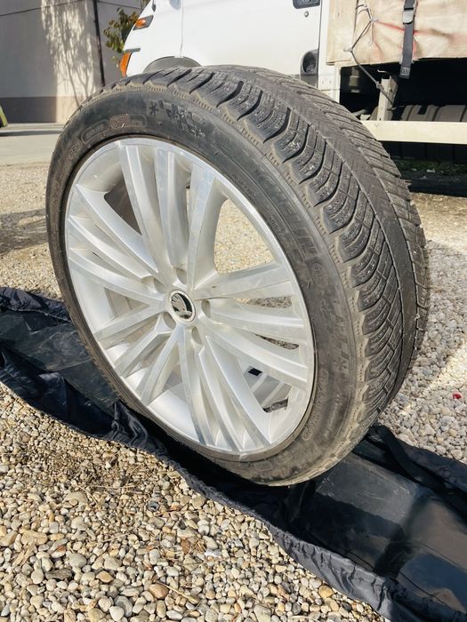 Jante aliaj skoda superb 19' cauciucuri Michelin 225 45 R19