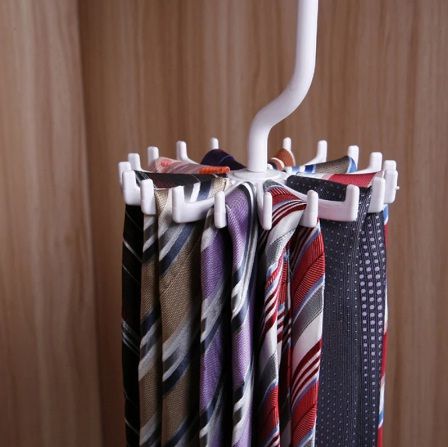 Чисто нови папионки и закачалка за вратовръзки