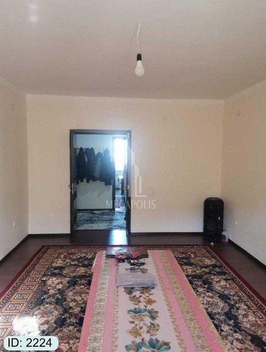 6 mikr oaziz tarafda 3 xona tayyor kvartira sotiladi №2224