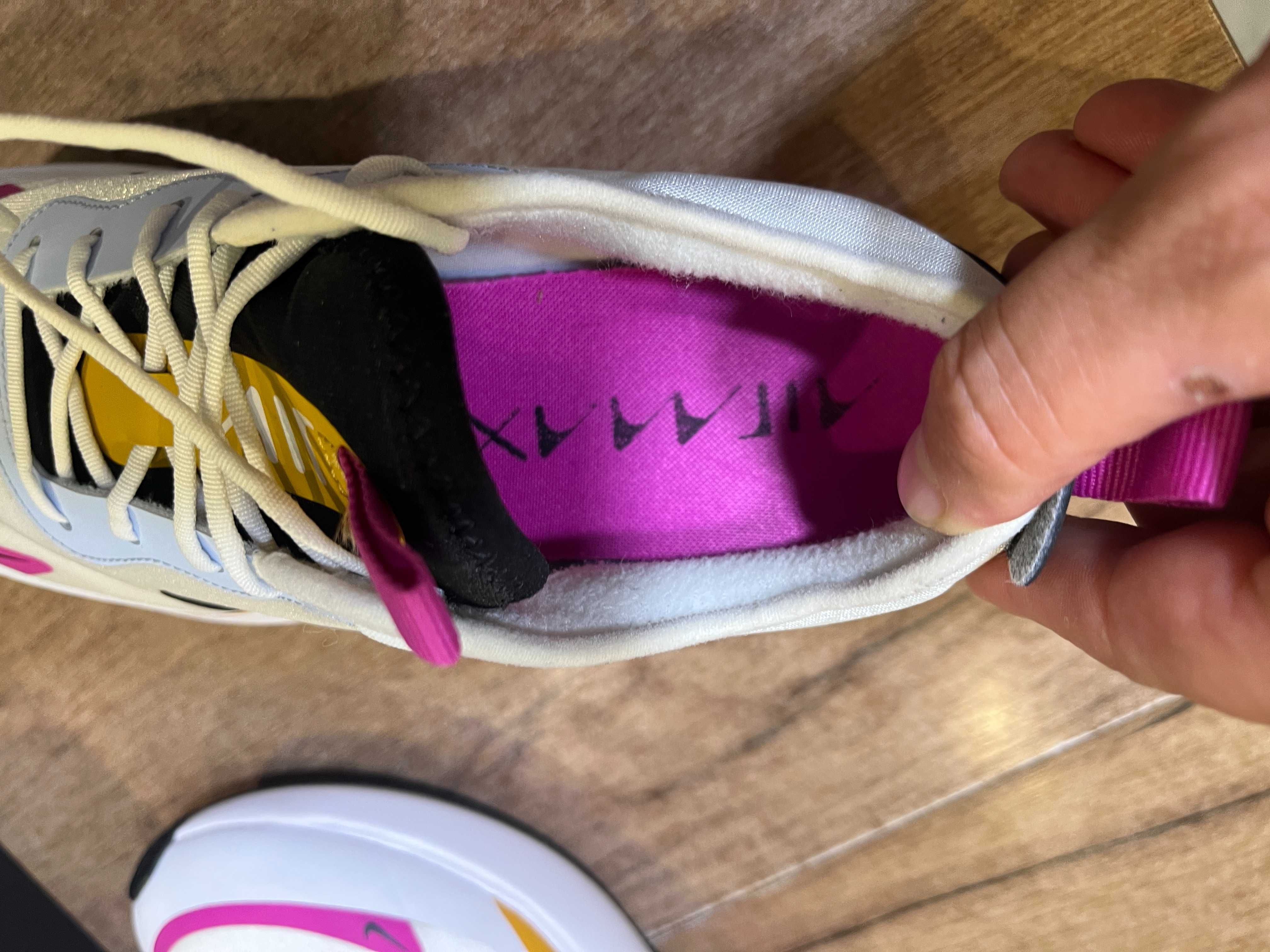 ОРИГИНАЛНИ *** Nike Air Max Dia / White Black Pollen Rise