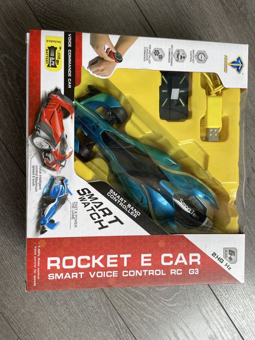 Кола с часовник R/C и гласови команди ROCKET E CAR Синя