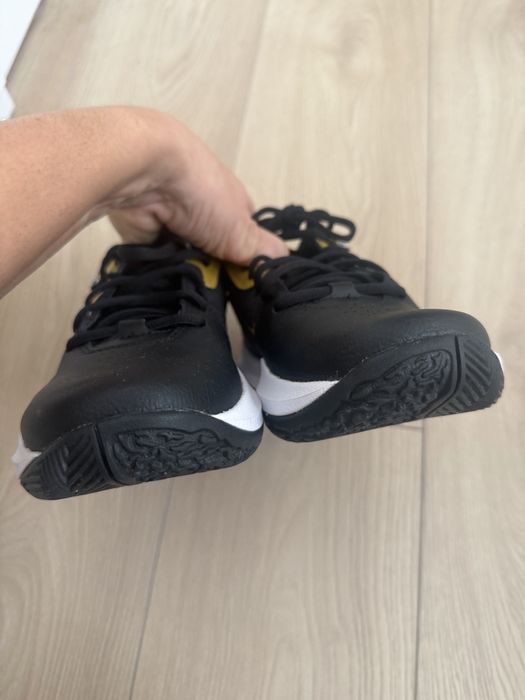 Adidasi under armour marime 39