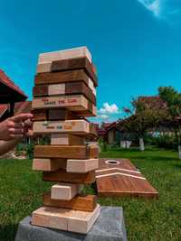 Inchiriere jocuri pentru evenimente | Giant Jenga | Cornhole