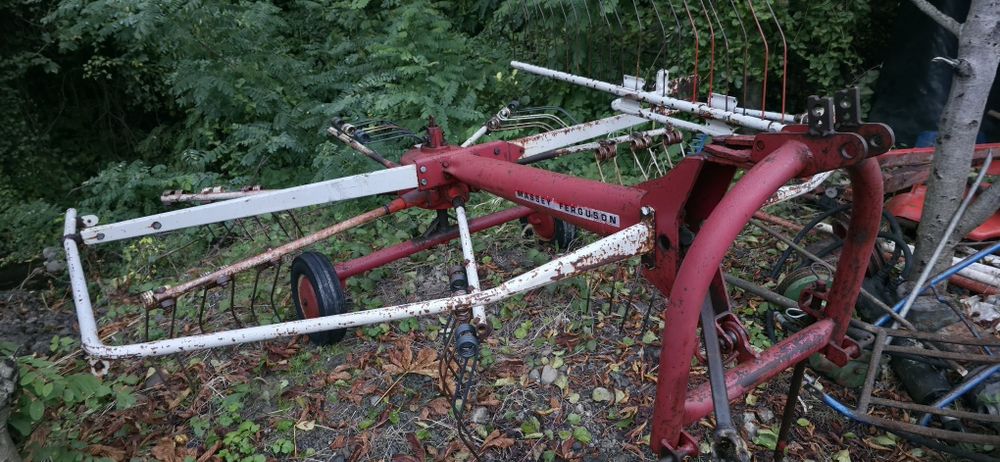 Greblă de adunat KUHN GA 280 SI 300