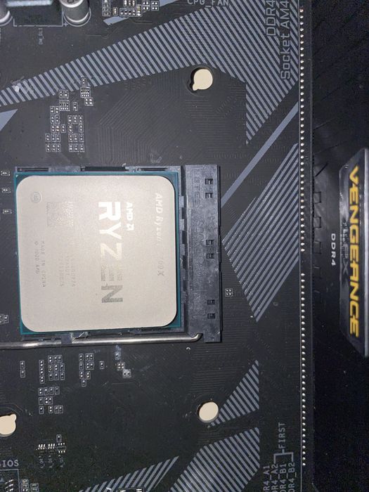 Se vinde placa de baza,procesor, x2 kituri rami