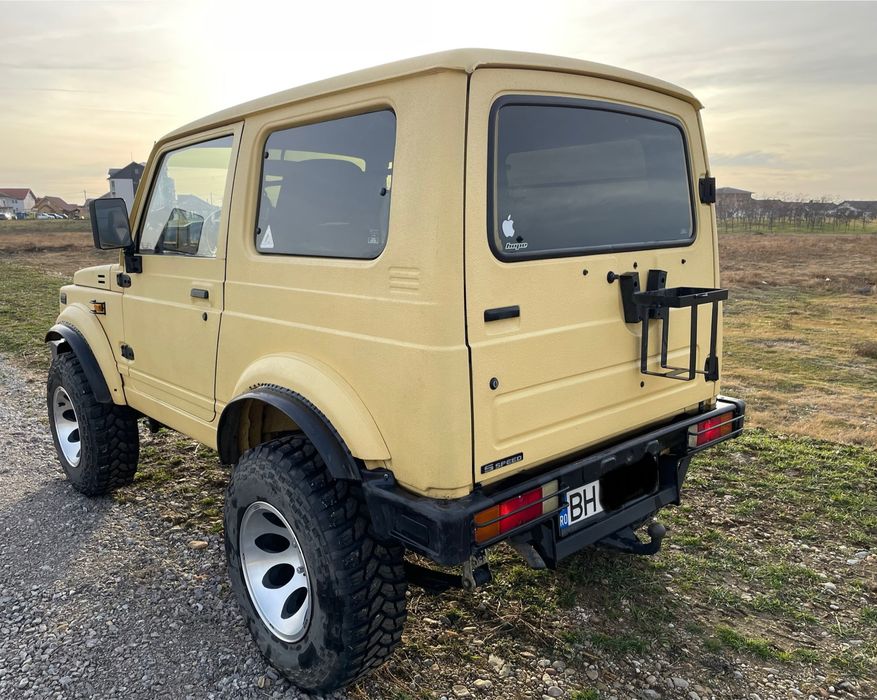 Suzuki Samurai stare perfecta