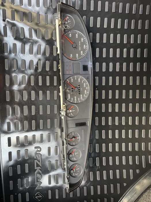 Щиток приборов Ауди с4
