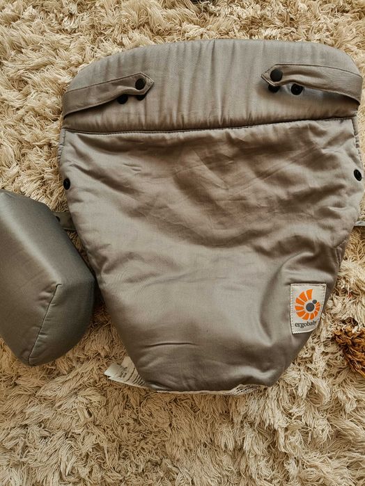 Ergobaby Easy Snug вложка за новородено