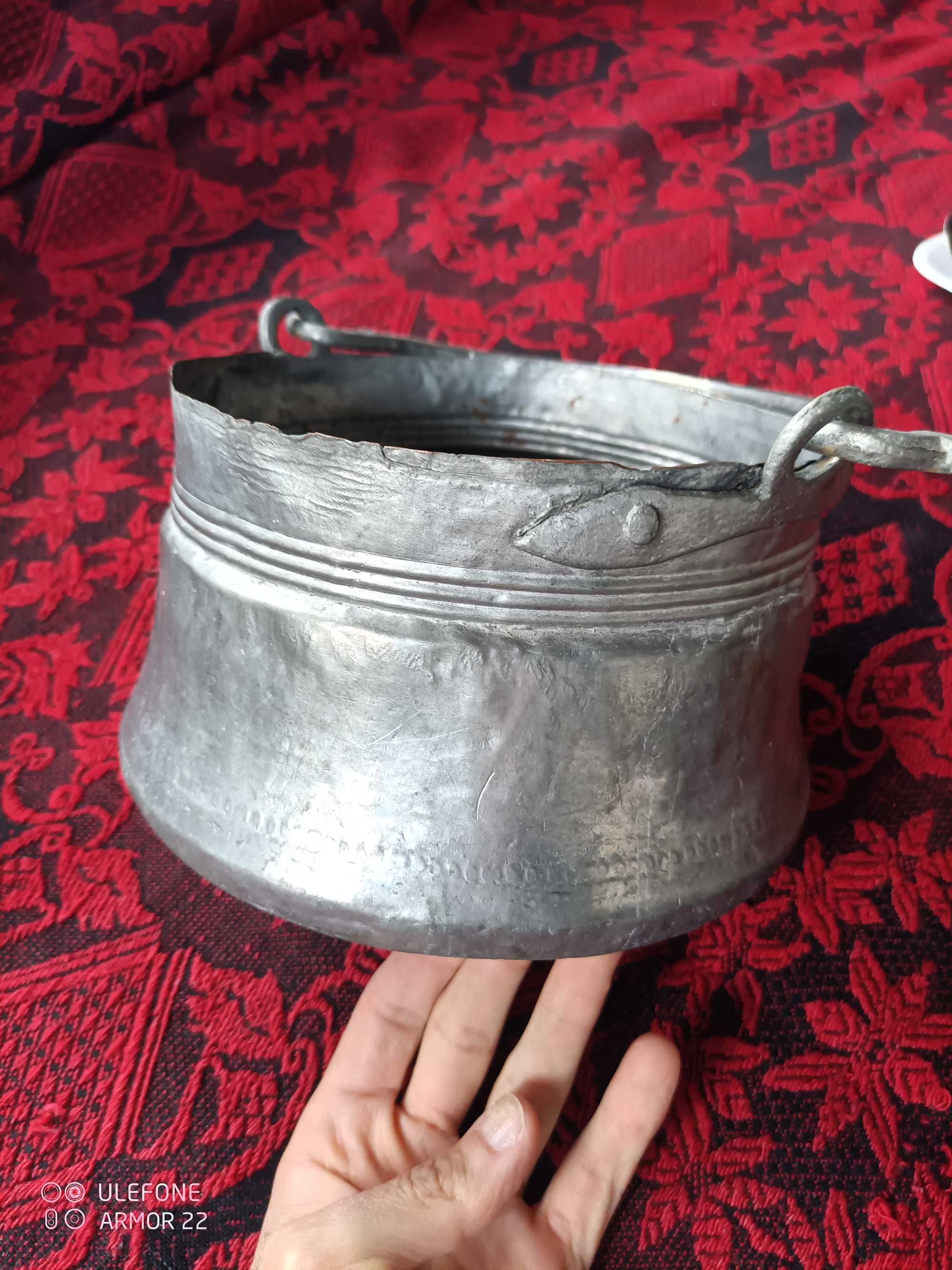 Бакърено котле. Запазено.