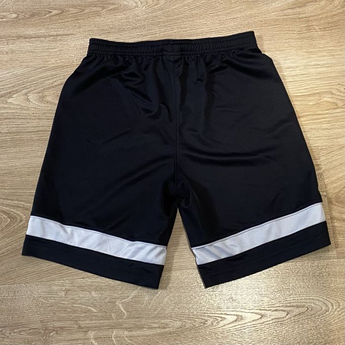 Pantaloni scurti Nike, marime S