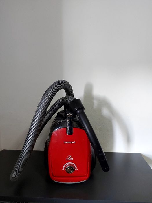 Aspirator Samsung fără sac